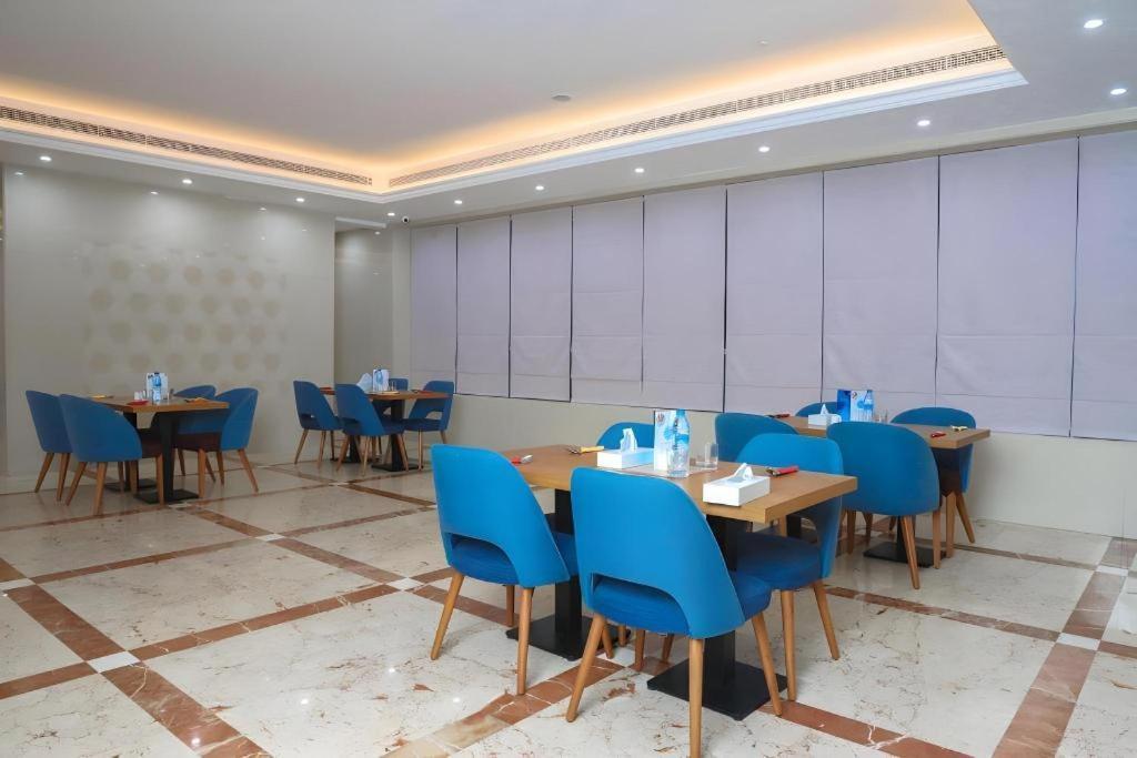 Alazmi Hotel Dubai Exterior photo
