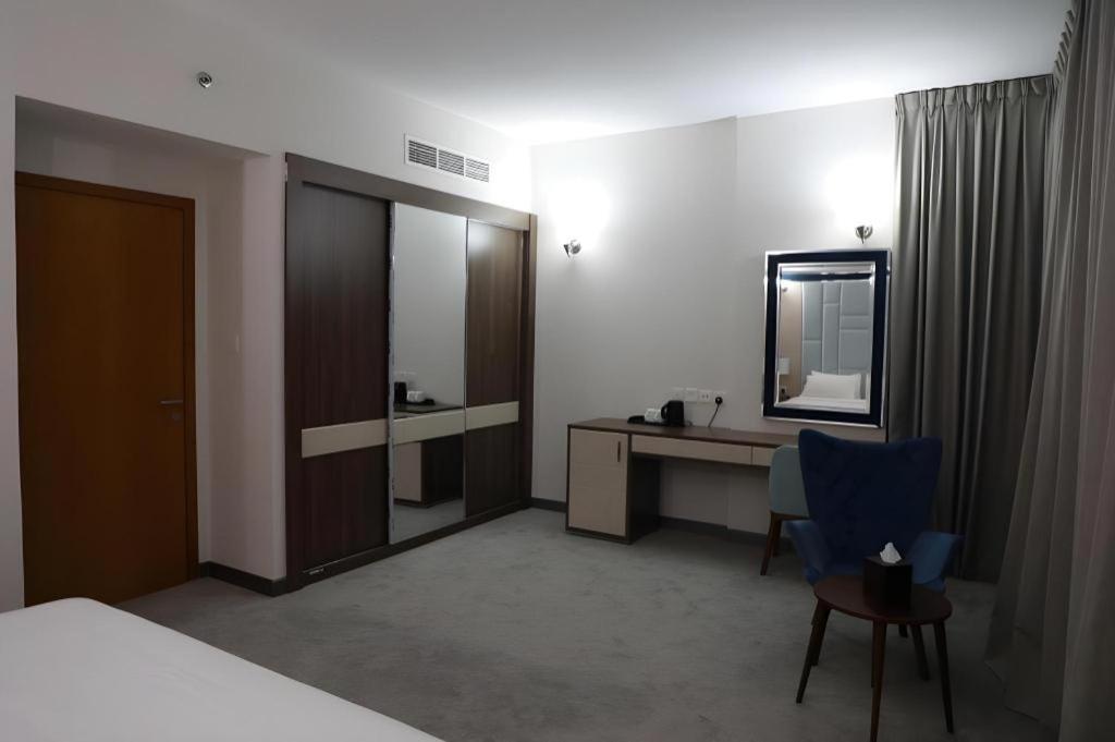 Alazmi Hotel Dubai Exterior photo